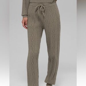 Alo Yoga Cable Knit Winter Bliss Pant Espresso Brown Size S.